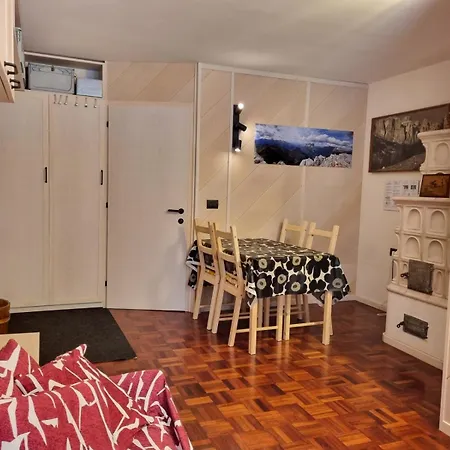 Arnica Apartment *